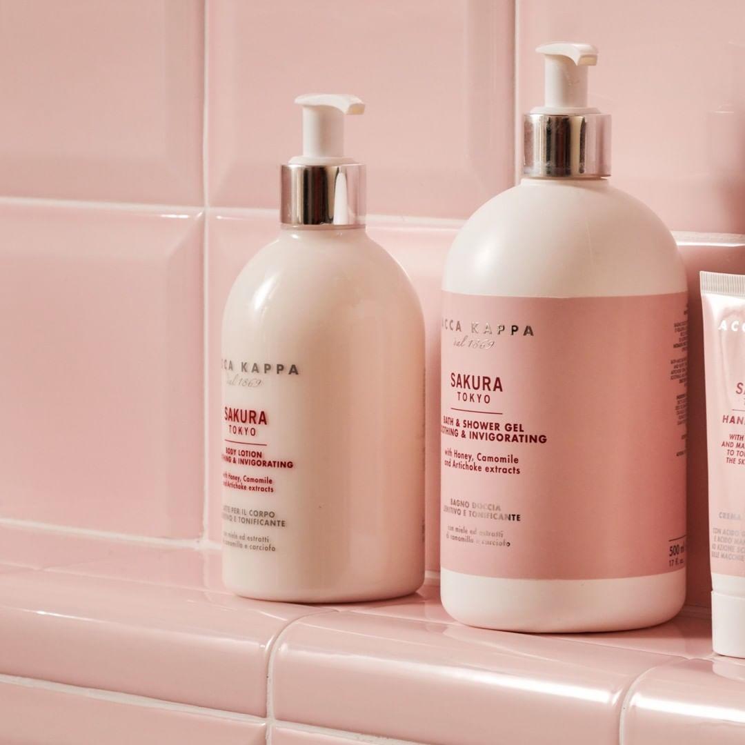 Acca Kappa Sakura Tokyo Soothing & Invigorating Bath & Shower Gel Acca Kappa Sakura Tokyo Soothing & Invigorating Bath & Shower Gel